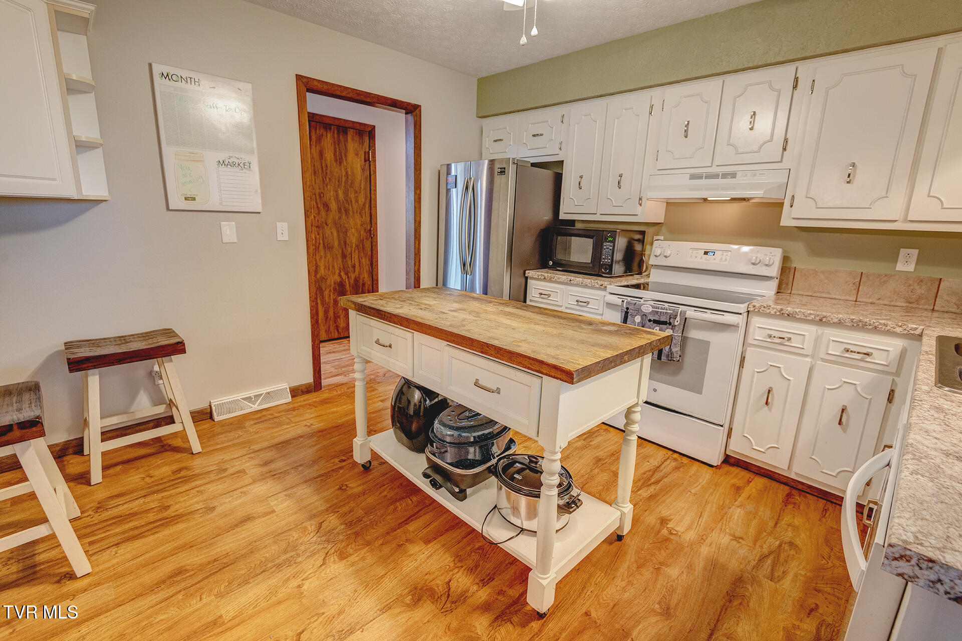 225 Plainview Heights Circle Greeneville, TN 37745 - Photo 13 of 62 Shandi-225-Plainview-Heights-Interior_00