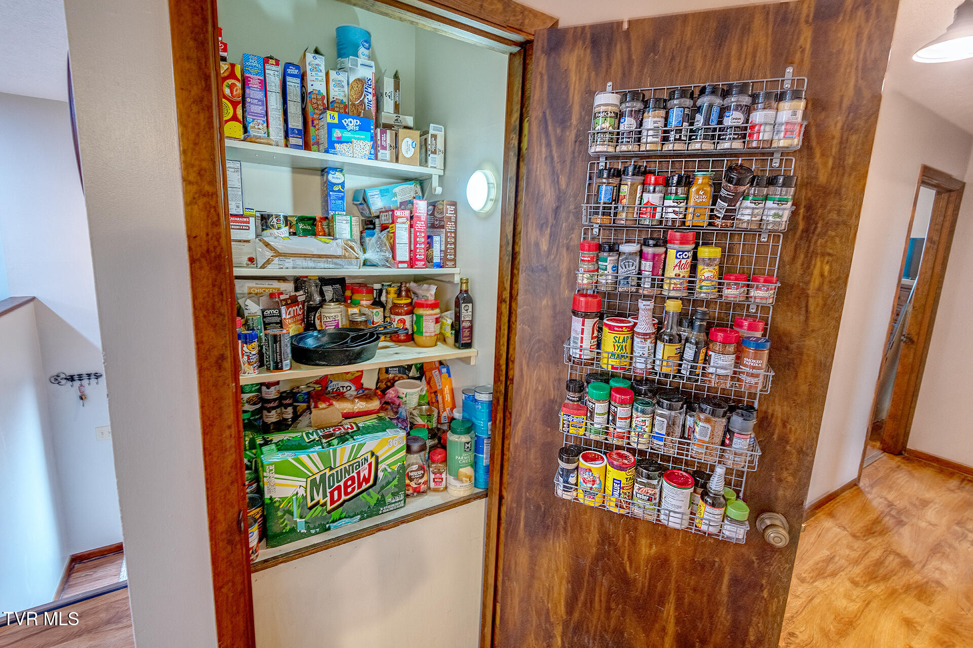 225 Plainview Heights Circle Greeneville, TN 37745 - Photo 16 of 62 Shandi-225-Plainview-Heights-Interior_03