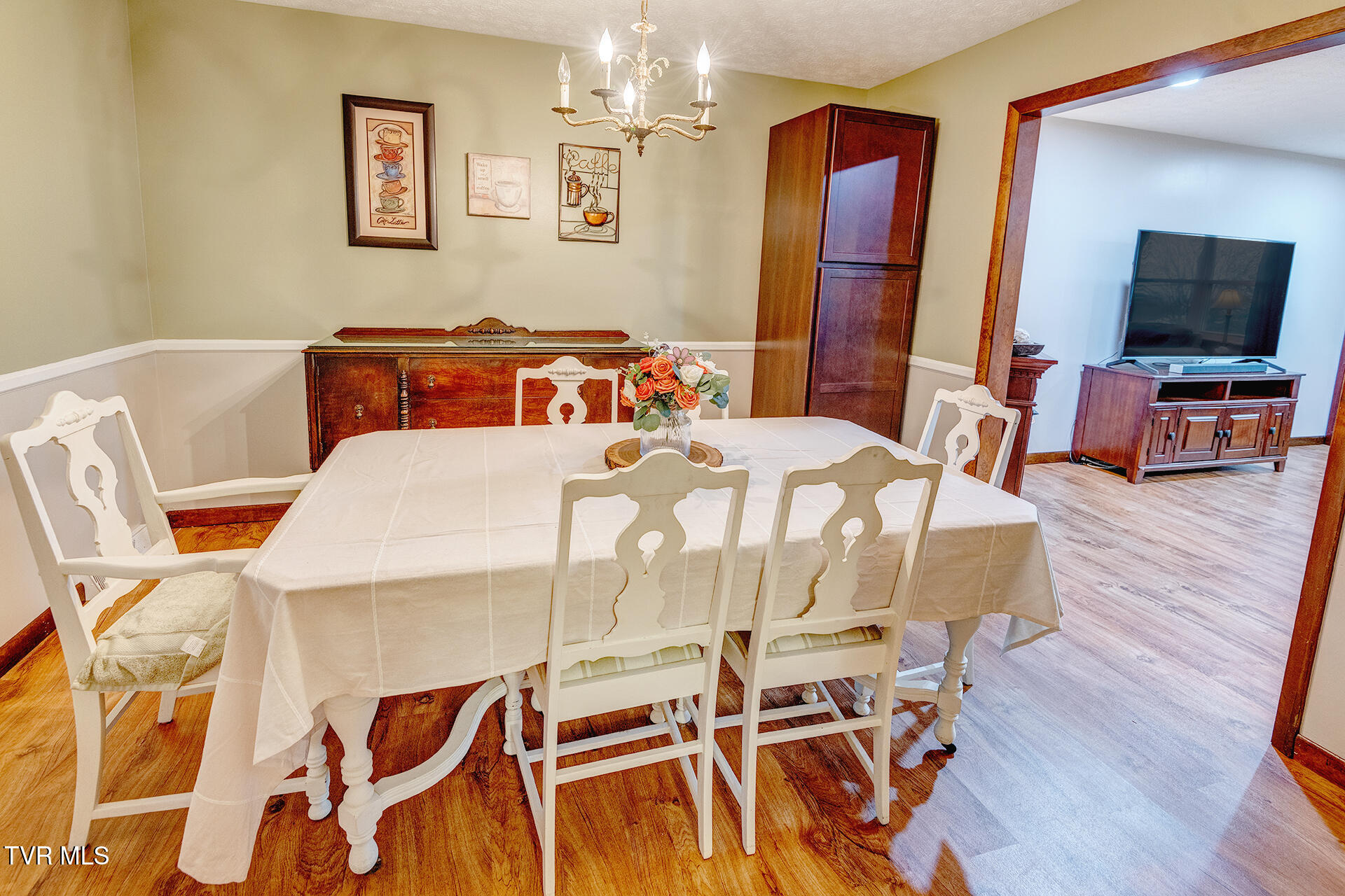 225 Plainview Heights Circle Greeneville, TN 37745 - Photo 18 of 62 Shandi-225-Plainview-Heights-Interior_03