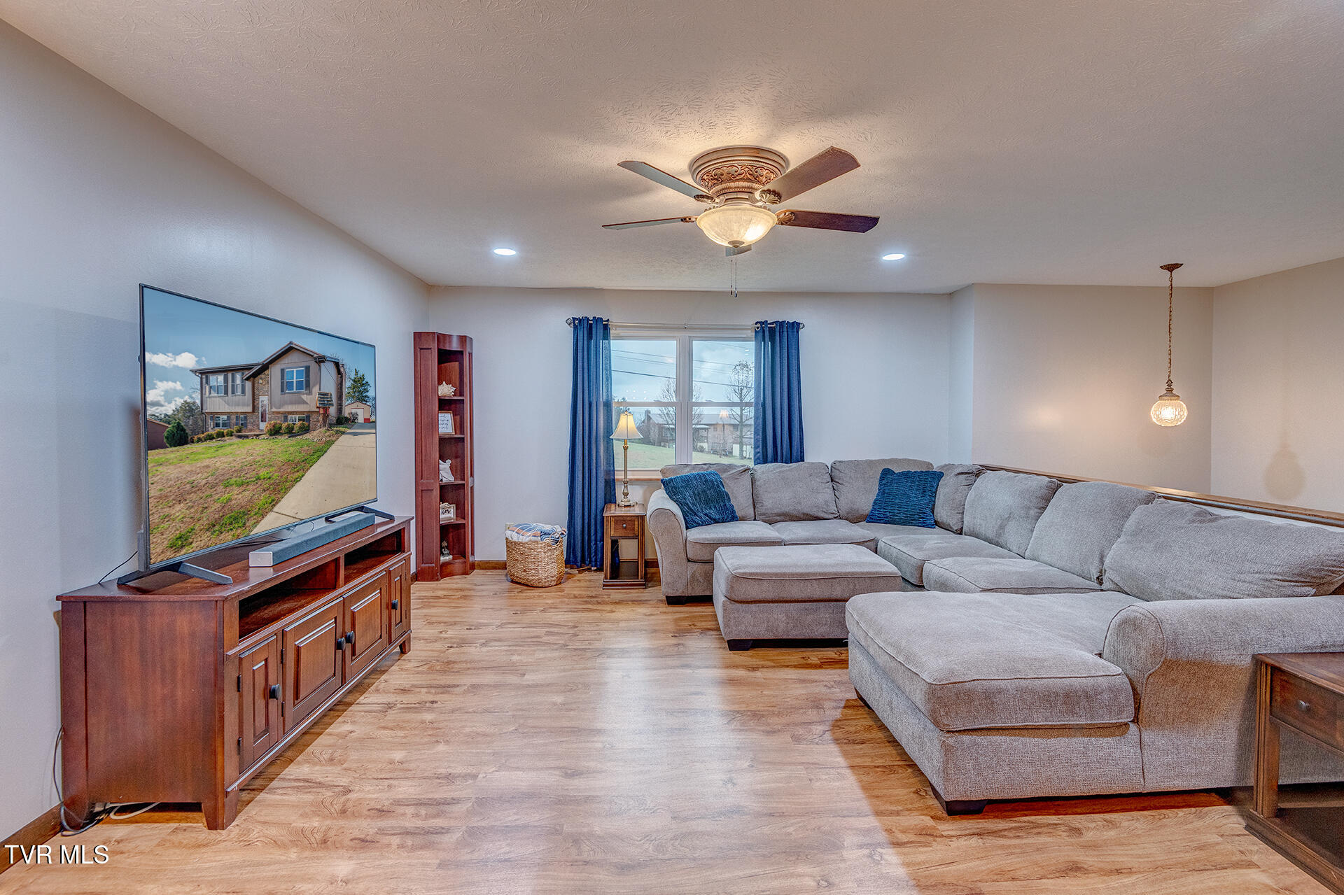 225 Plainview Heights Circle Greeneville, TN 37745 - Photo 10 of 62 Shandi-225-Plainview-Heights-Interior_99