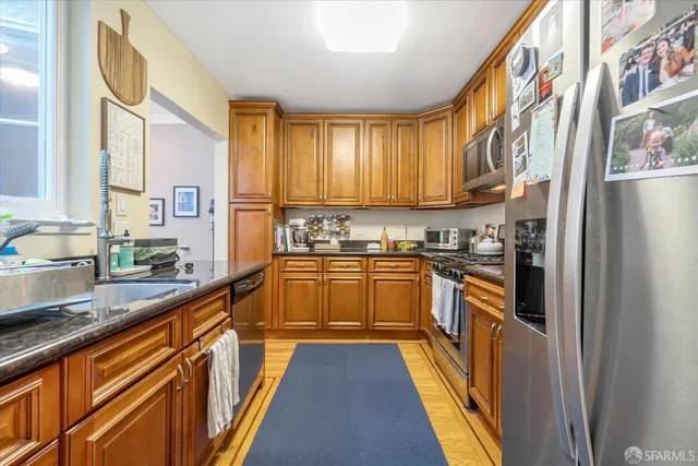 a view of a workspace with furniture