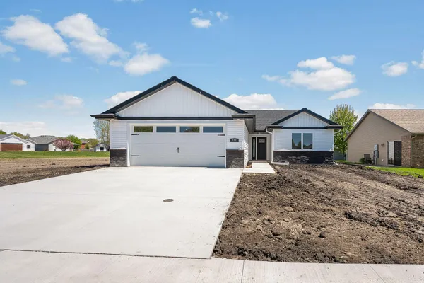 $399,000 | 121 Copper Village Circle, Mankato, MN 56001