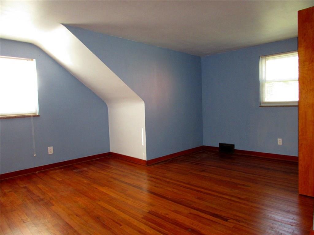 311 Glasgow Road Pittsburgh, PA 15221 - Photo 15 of 25 2nd floor #2 bedroom