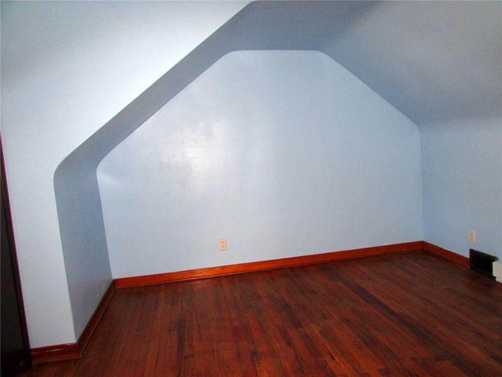 311 Glasgow Road Pittsburgh, PA 15221 - Photo 16 of 25 2nd floor #3 Bedroom