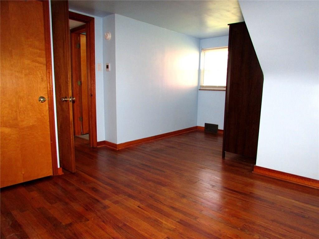 311 Glasgow Road Pittsburgh, PA 15221 - Photo 17 of 25 2nd floor #3 Bedroom