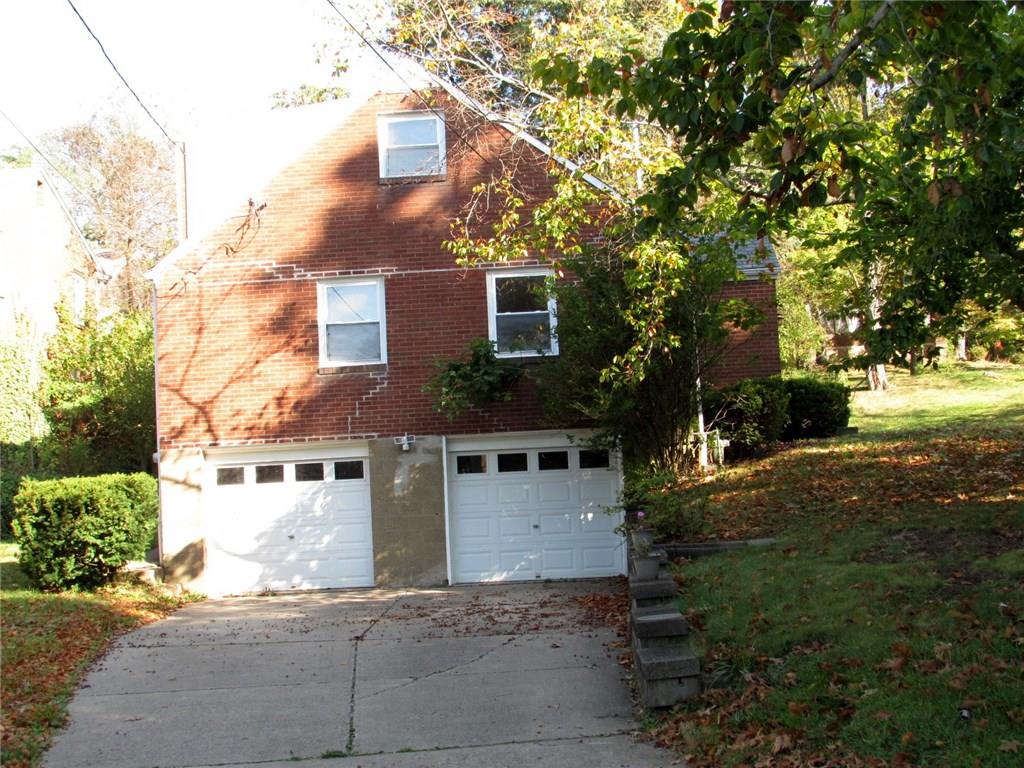311 Glasgow Road Pittsburgh, PA 15221 - Photo 22 of 25 Driveway and garages