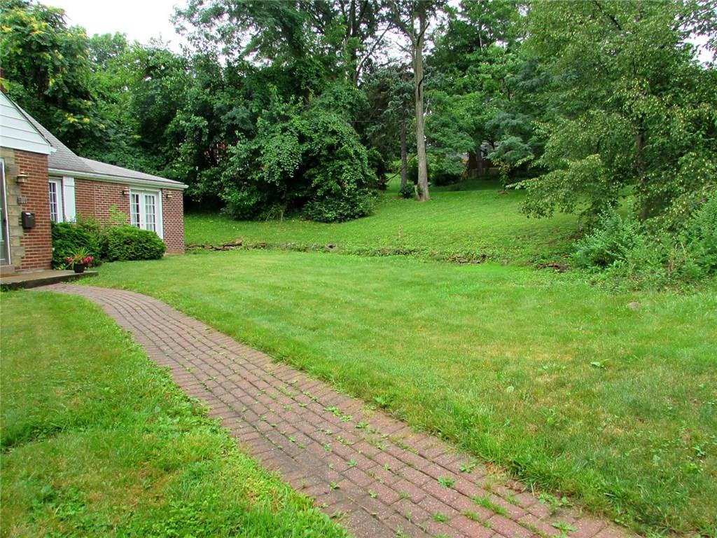 311 Glasgow Road Pittsburgh, PA 15221 - Photo 25 of 25 front yard