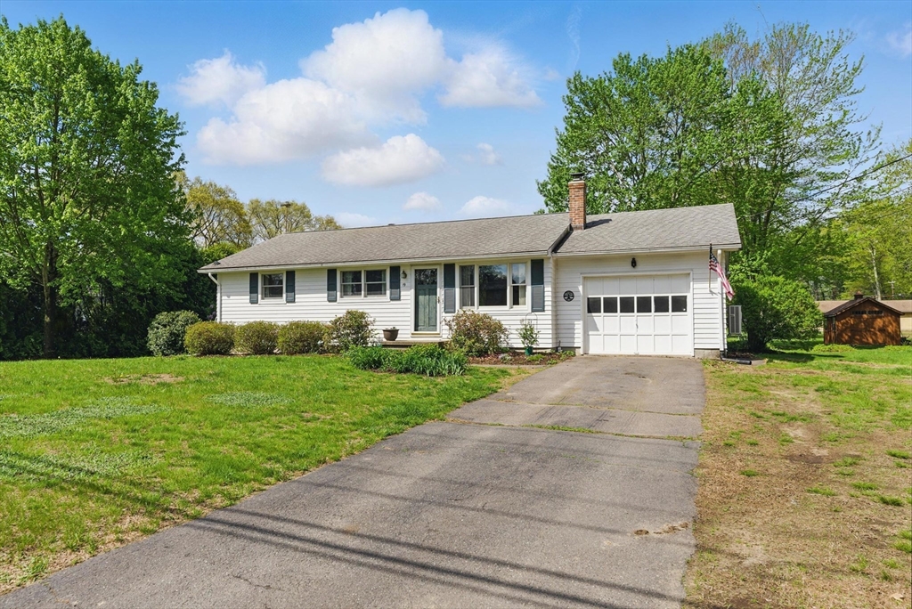 19 Straits Road Hatfield, MA 01038 - Photo 36 of 42 a view of a yard in front of house