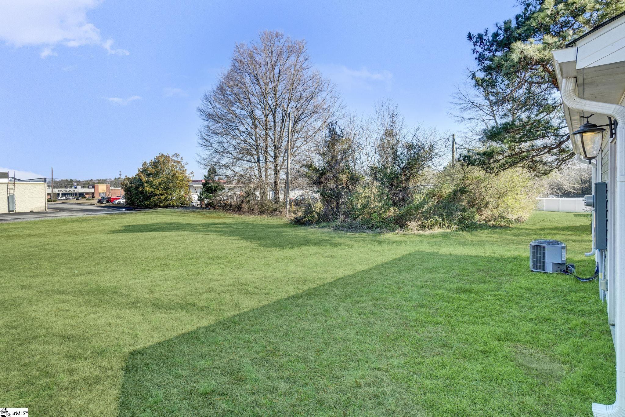 107 Dillon Drive Clinton, SC 29325 - Photo 11 of 17