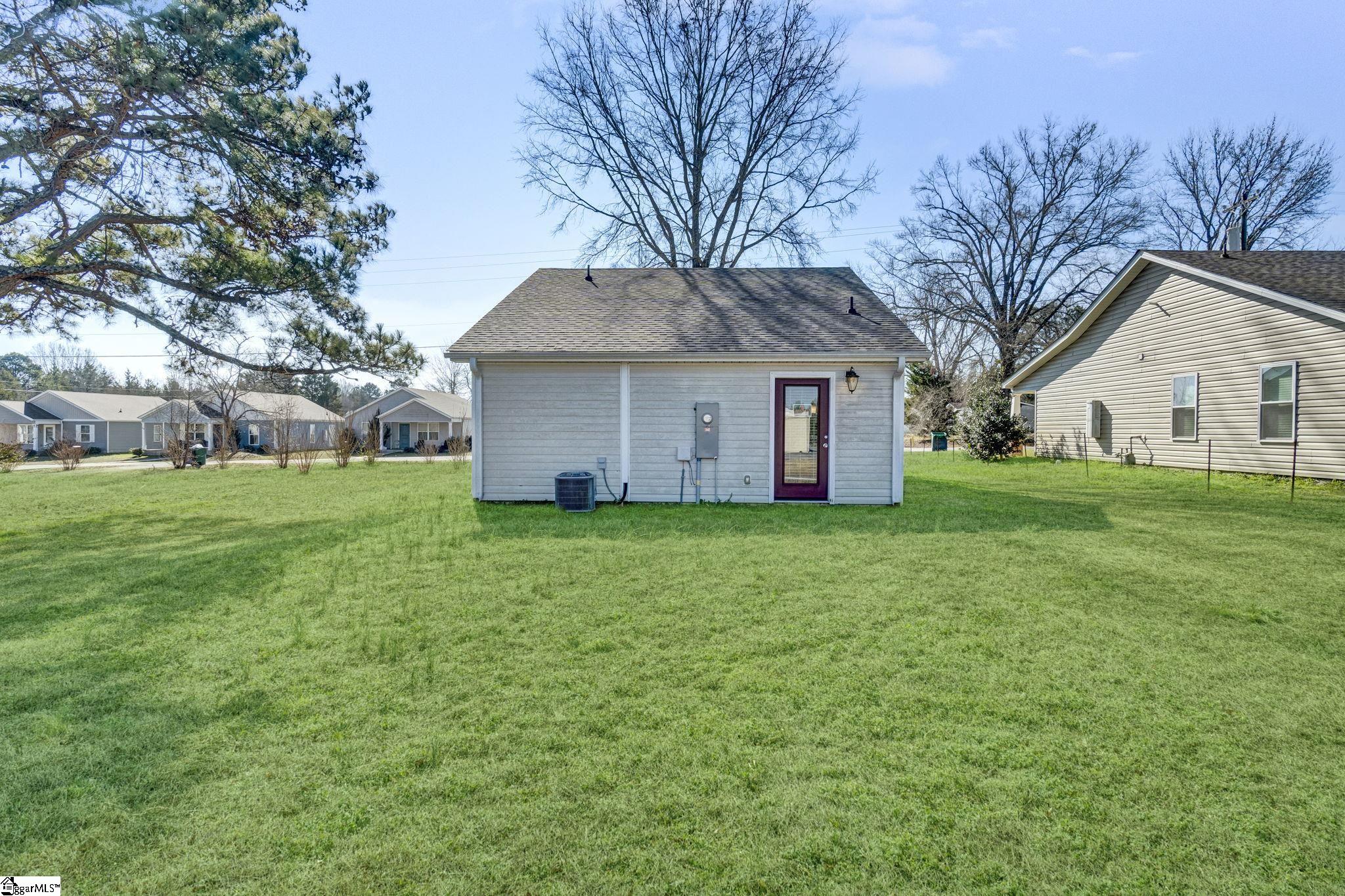 107 Dillon Drive Clinton, SC 29325 - Photo 16 of 17
