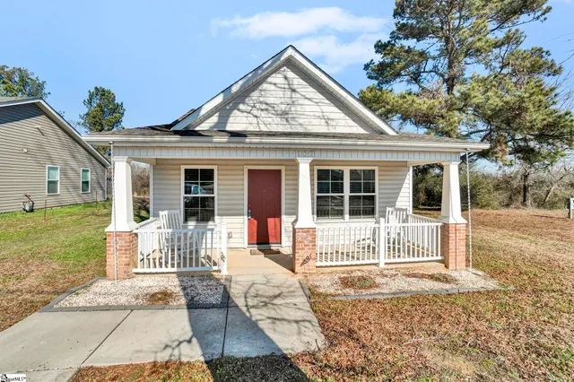 $162,900 | 107 Dillon Drive, Clinton, SC 29325