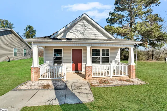 $162,900 | 107 Dillon Drive, Clinton, SC 29325