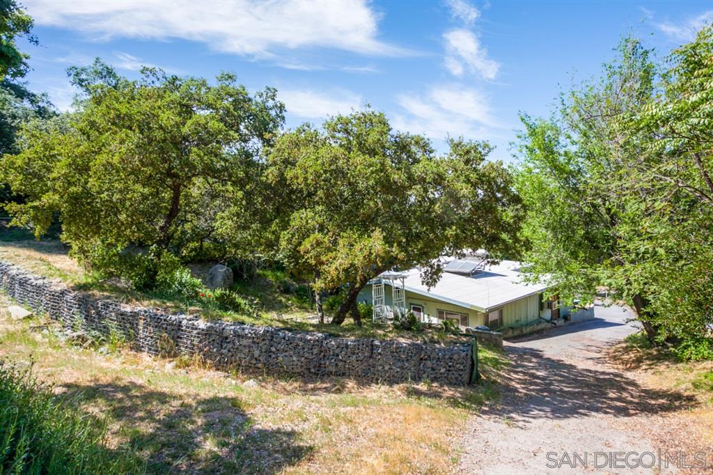 1129 Peutz Valley Road Alpine, CA 91901 - Photo 3 of 25