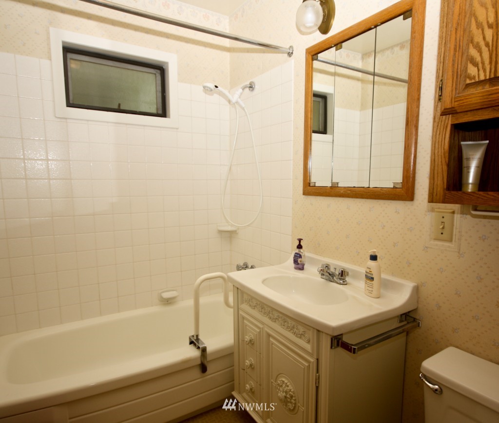 8610 Harborview Road Blaine, WA 98230 - Photo 7 of 15 Gallery Image 7