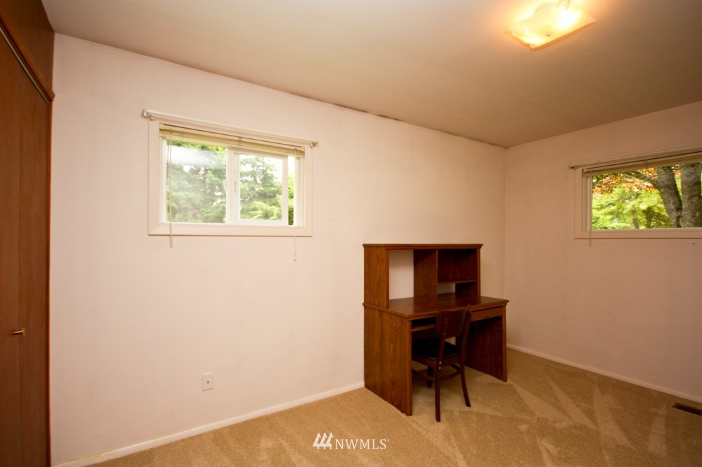 8610 Harborview Road Blaine, WA 98230 - Photo 8 of 15 Gallery Image 8