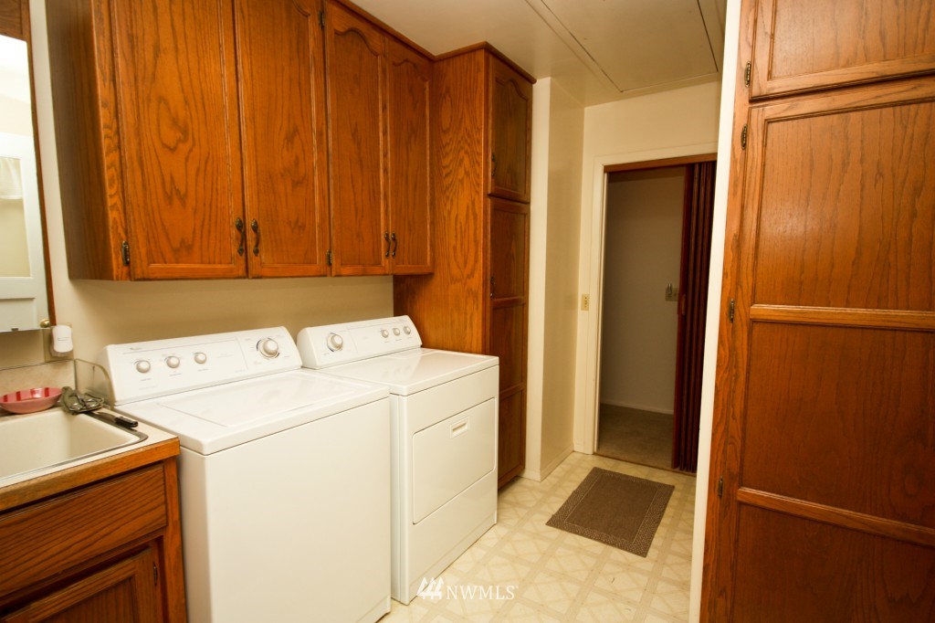 8610 Harborview Road Blaine, WA 98230 - Photo 9 of 15 Gallery Image 9