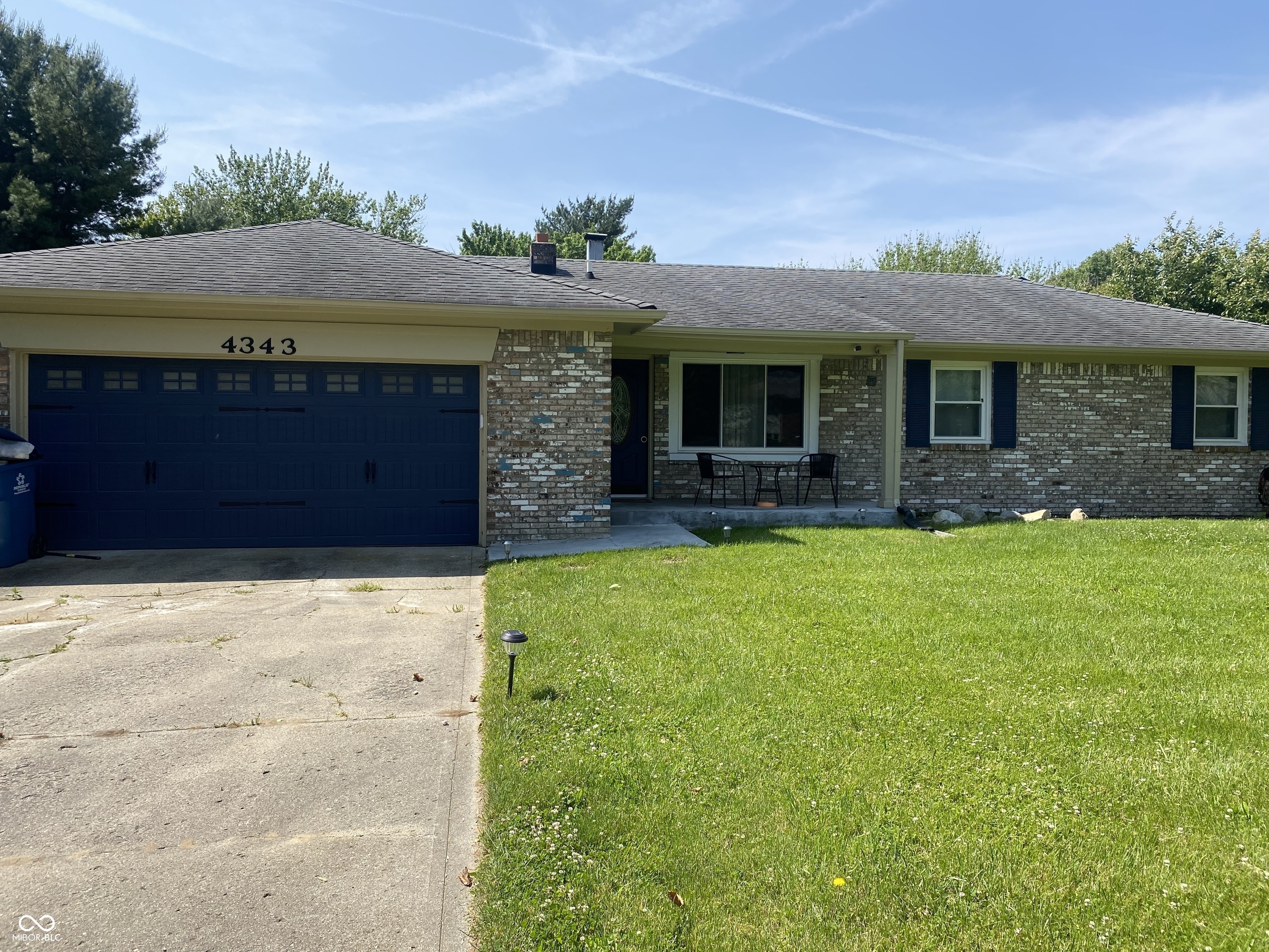 4343 Fairview Road Greenwood, IN 46142 - Photo 2 of 17