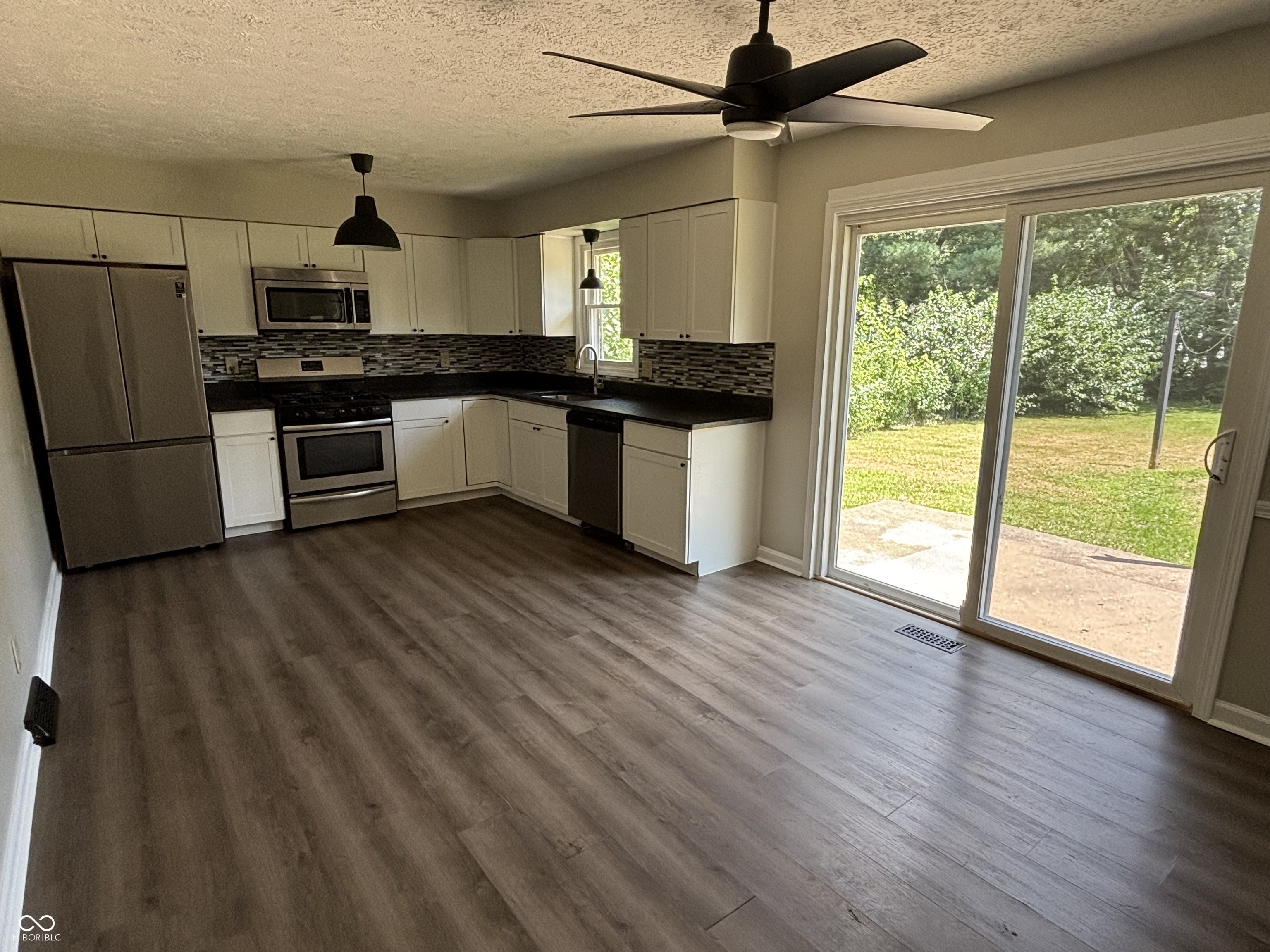 4343 Fairview Road Greenwood, IN 46142 - Photo 4 of 17