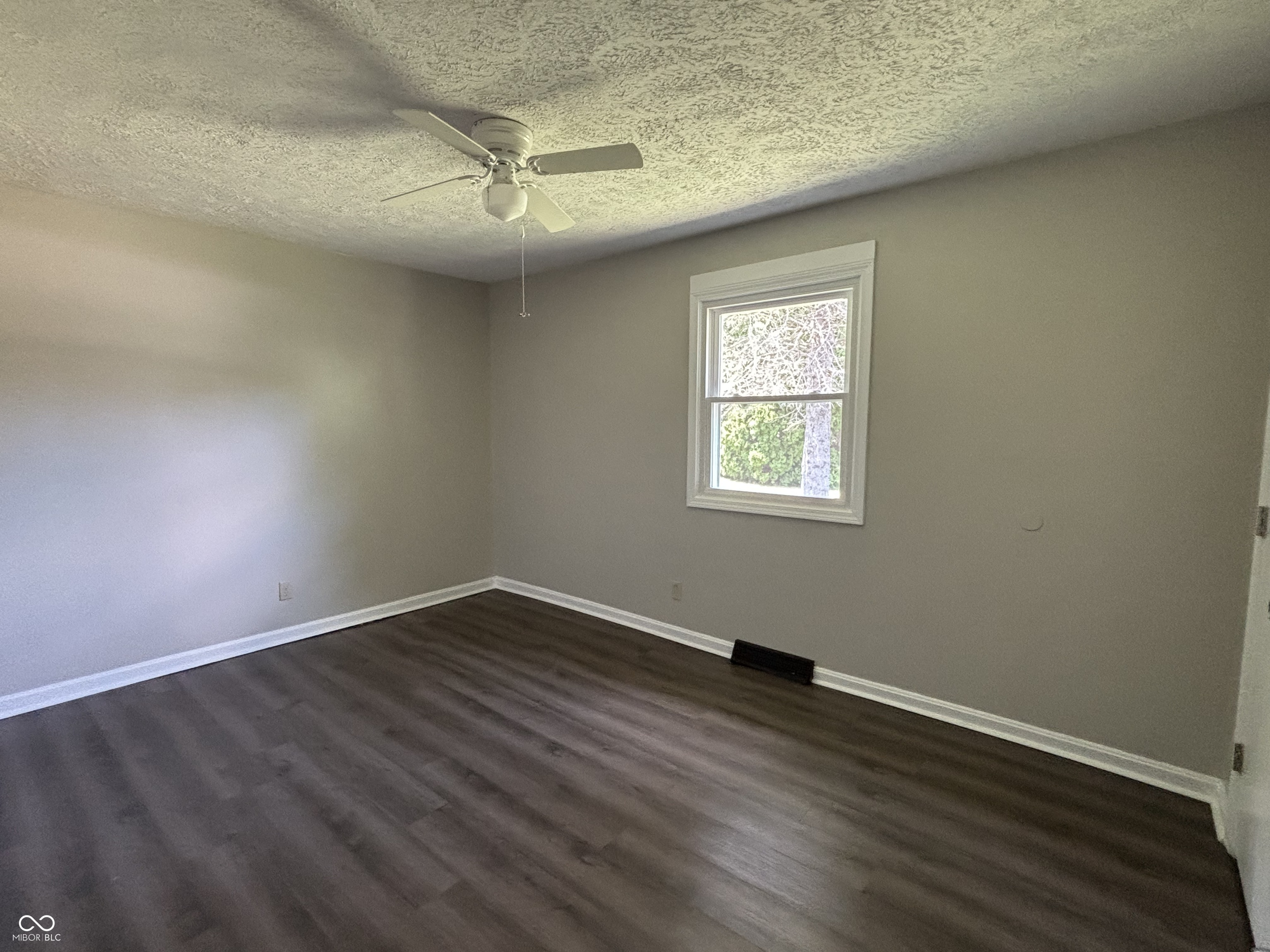 4343 Fairview Road Greenwood, IN 46142 - Photo 9 of 17