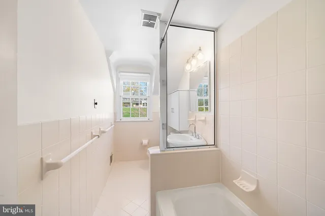 $1,725,000 | 130 Colket Lane, Devon, PA 19333