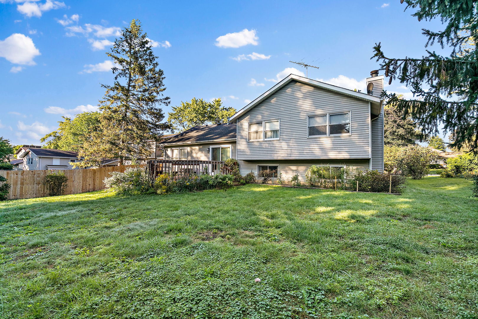 775 Stephen Drive Palatine, IL 60067 - Photo 19 of 19 a front view of a house with garden