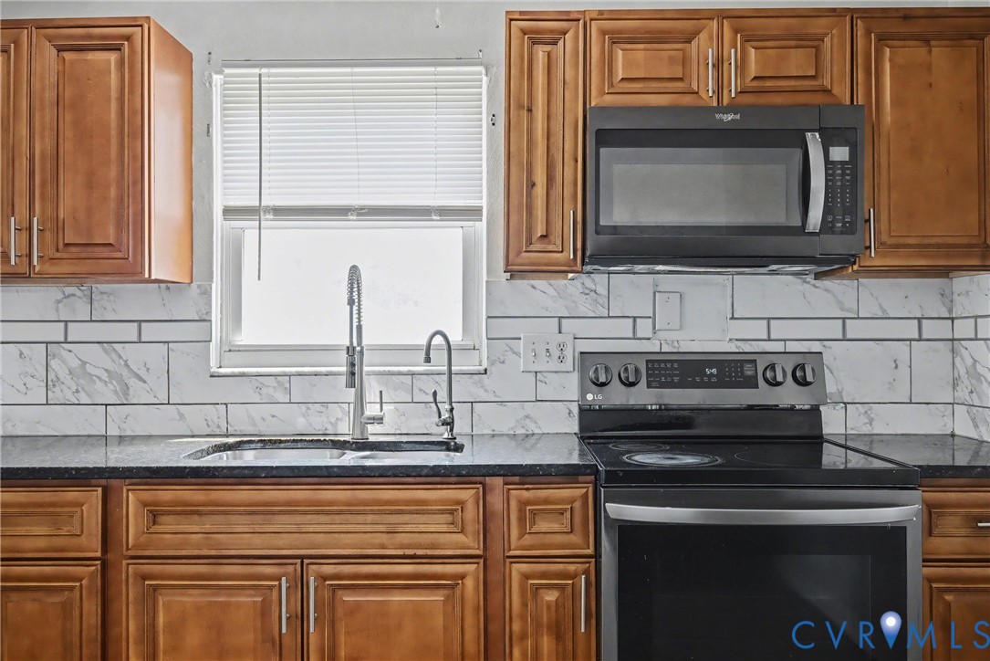 407 Henry Street Suffolk, VA 23434 - Photo 9 of 17