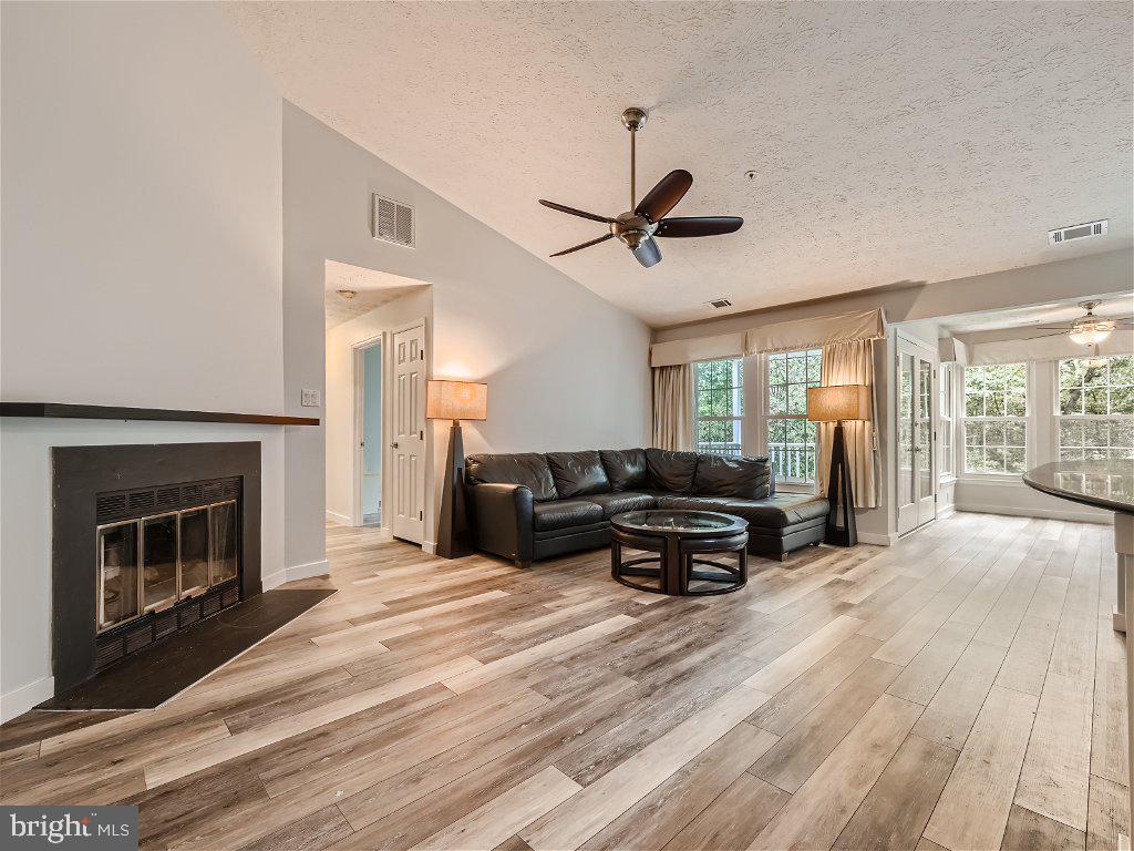 691 Deering Road, Unit 4K Pasadena, MD 21122 - Photo 11 of 29 Living Room