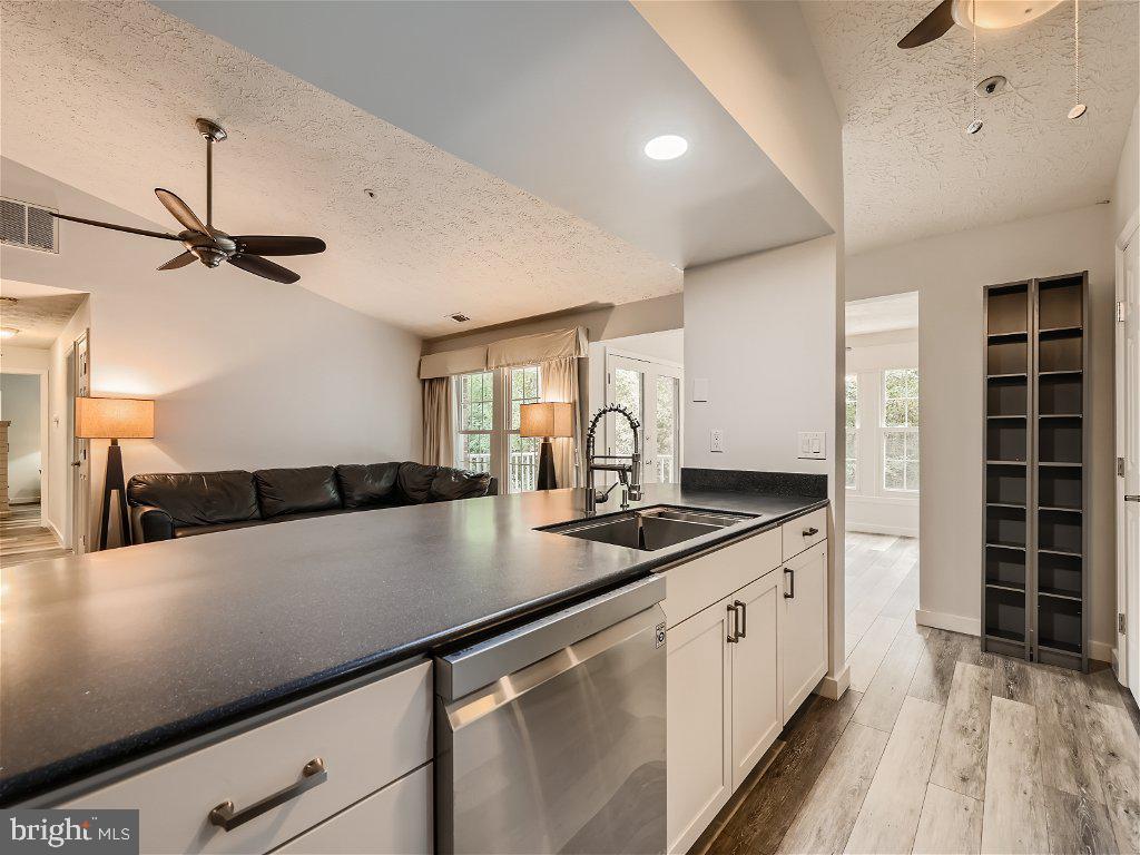 691 Deering Road, Unit 4K Pasadena, MD 21122 - Photo 6 of 29 Kitchen