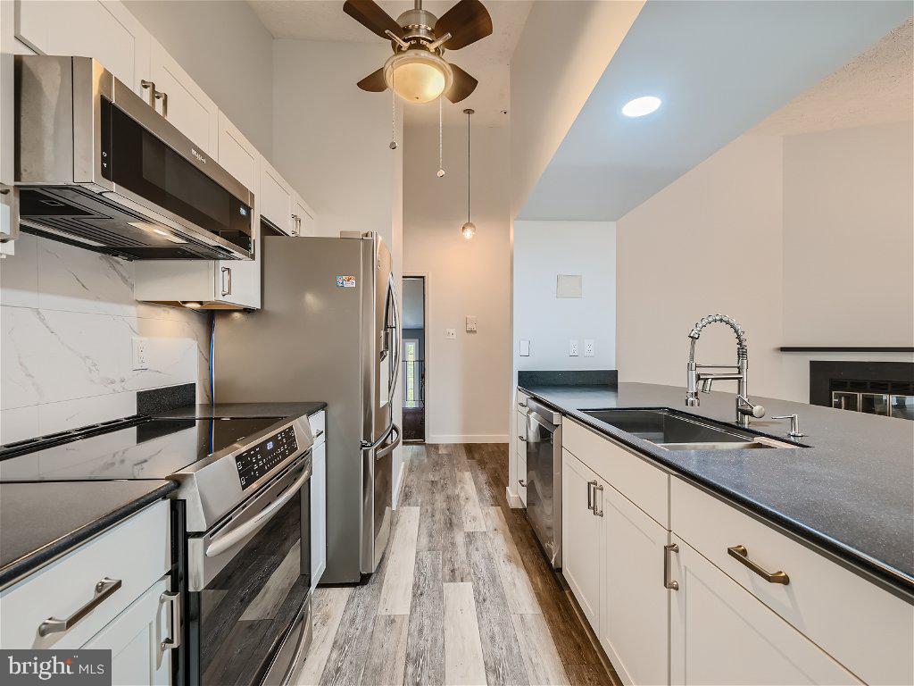 691 Deering Road, Unit 4K Pasadena, MD 21122 - Photo 7 of 29 Kitchen