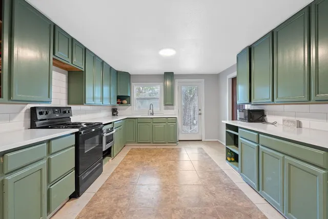 $598,200 | 1013 North Colorado Street, Lockhart, TX 78644