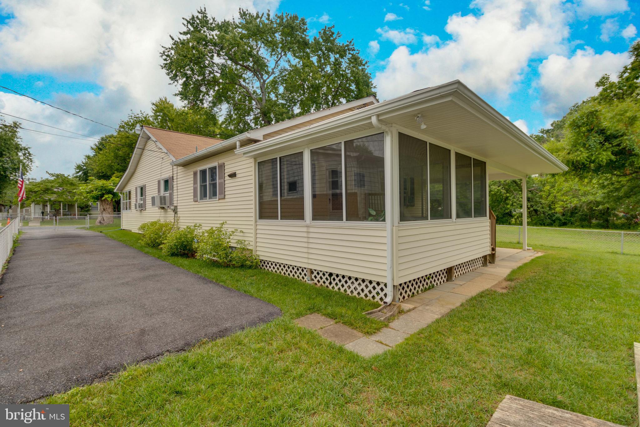 23 Honeycomb Road Baltimore, MD 21220 - Photo 37 of 42 Rear sunroom