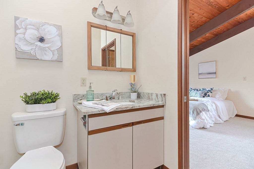 15 Ridgeview Road Franklin, MA 02038 - Photo 17 of 42 Gallery Image 17