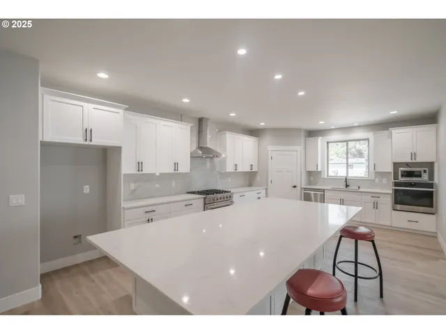 $689,000 | 7320 Tanglewood Avenue, Gleneden Beach, OR 97388