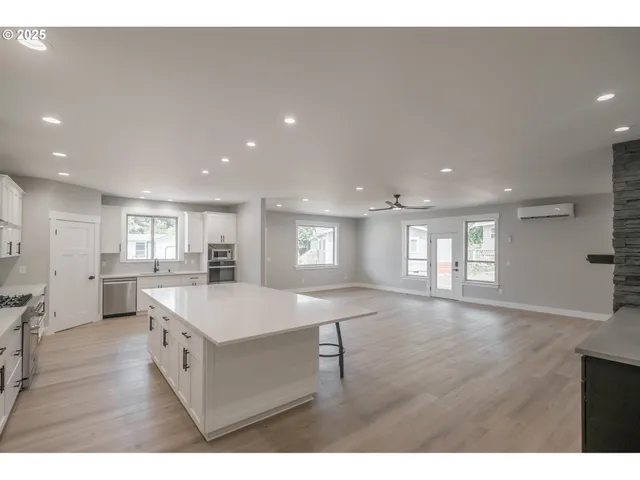 $689,000 | 7320 Tanglewood Avenue, Gleneden Beach, OR 97388