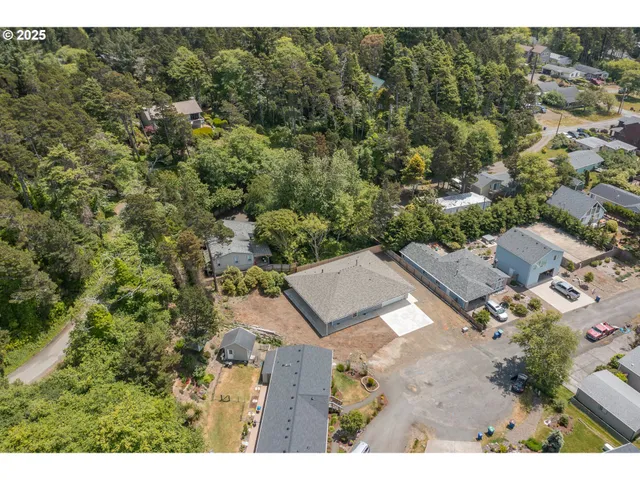 $689,000 | 7320 Tanglewood Avenue, Gleneden Beach, OR 97388