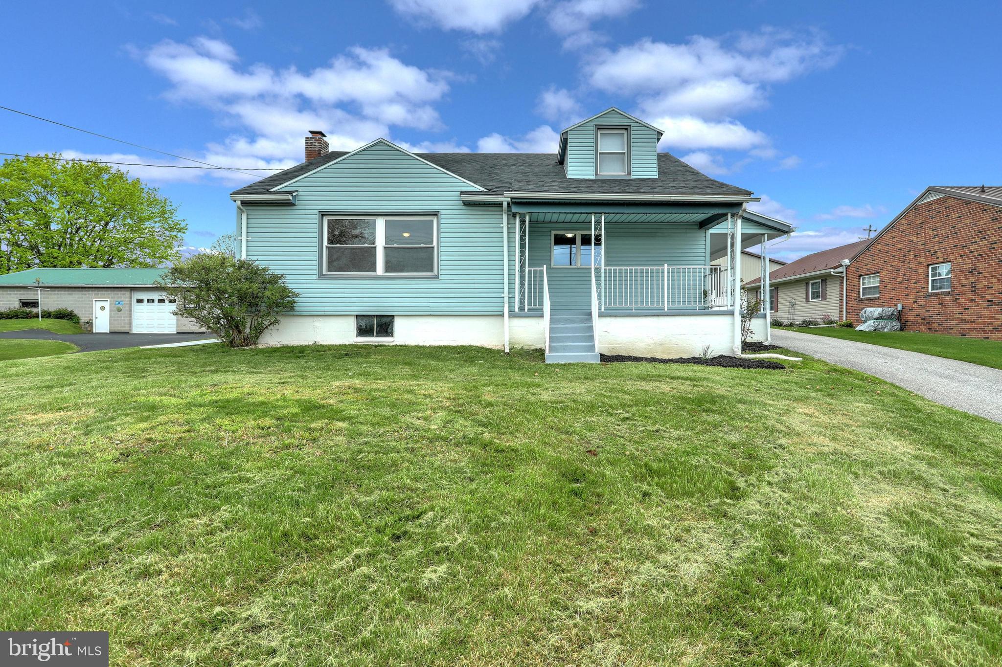 923 Hanover Road York, PA 17408 - Photo 1 of 29 Gallery Image 1