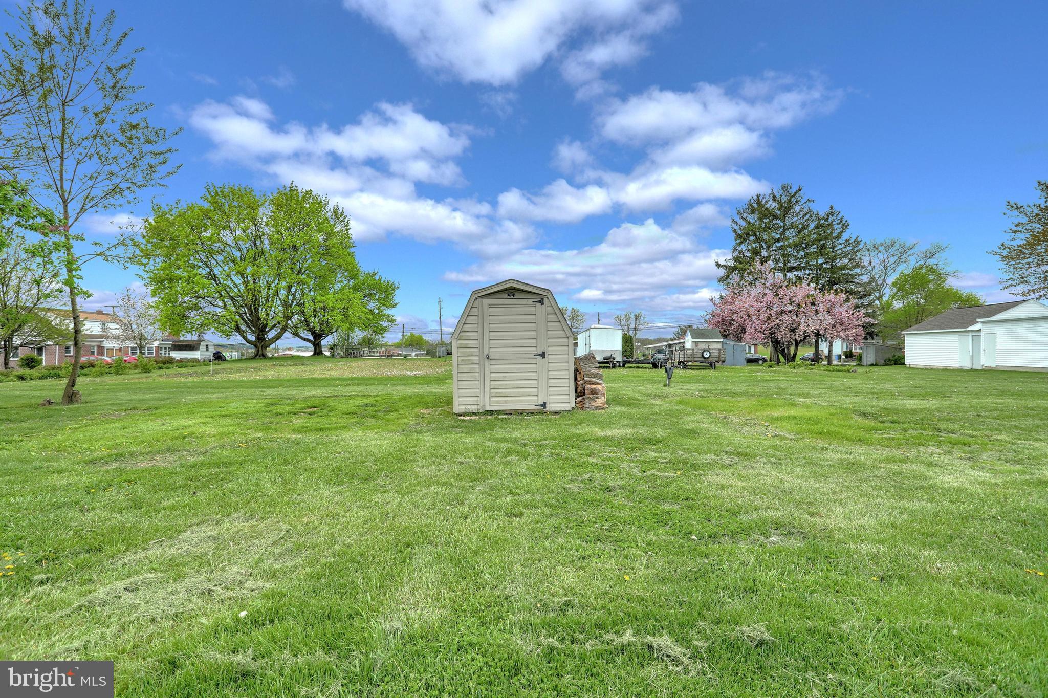 923 Hanover Road York, PA 17408 - Photo 6 of 29 Gallery Image 6