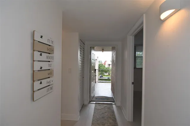 $2,700 | 1831 Sabal Palm Drive, Unit 407, Davie, FL 33324