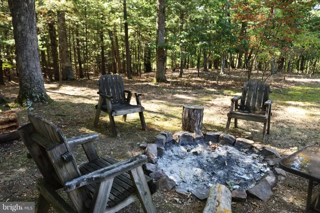 $419,000 | 400 Spring Valley Drive, Berkeley Springs, WV 25411