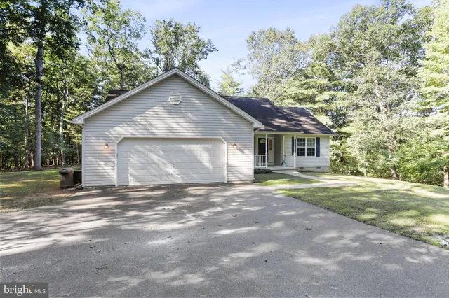 $419,000 | 400 Spring Valley Drive, Berkeley Springs, WV 25411