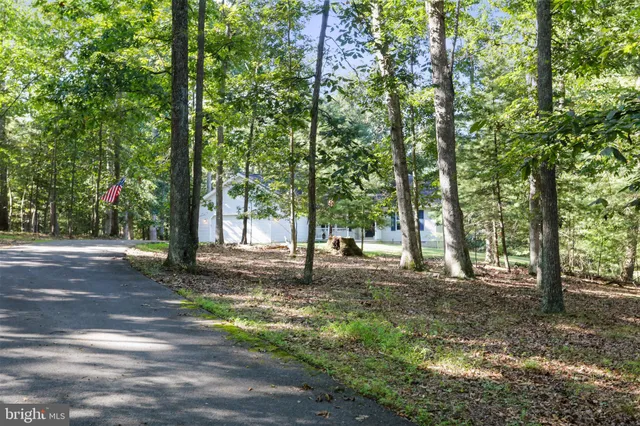 $419,000 | 400 Spring Valley Drive, Berkeley Springs, WV 25411