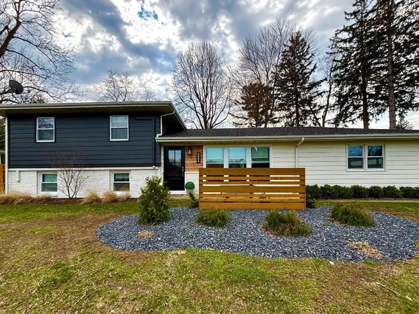 $595,000 | 6484 Sawyer Road, Sawyer, MI 49125
