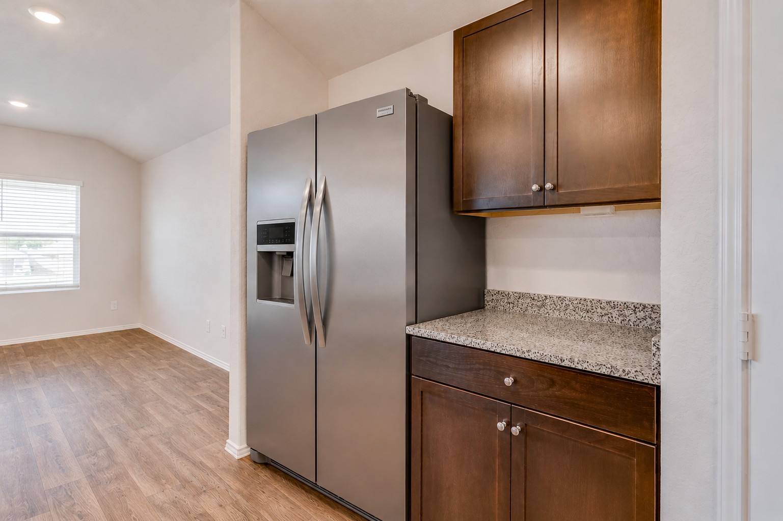 821 Indigo Way Seguin, TX 78155 - Photo 5 of 18