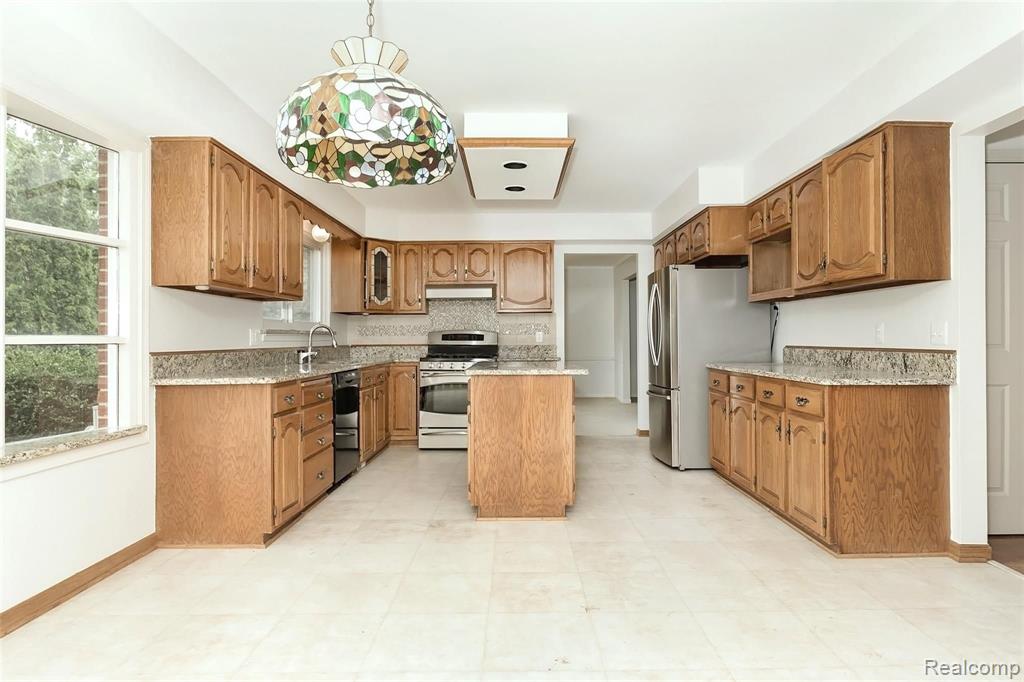 2833 Chancery Court Rochester Hills, MI 48306 - Photo 25 of 38