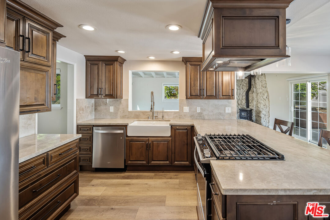 2875 Munson Street Camarillo, CA 93010 - Photo 10 of 41