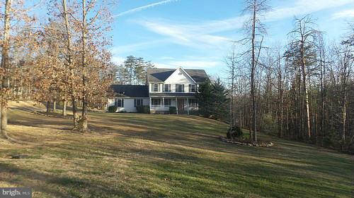 9 Olivers Pond Road Front Royal, VA 22630 - Photo 2 of 30 Exterior (Front)