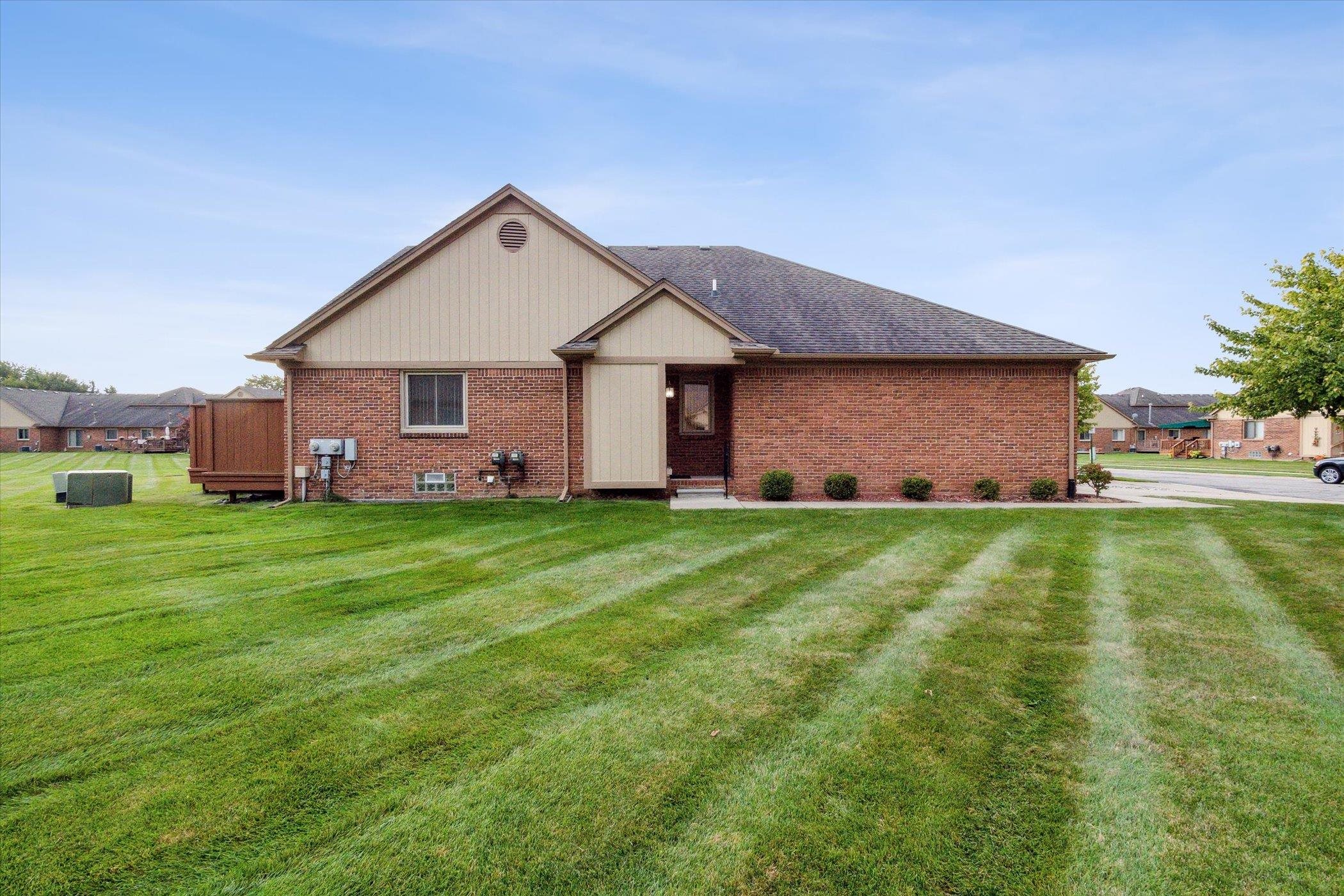 16895 Country Ridge Court Macomb, MI 48044 - Photo 45 of 49 50157108-7f1e2ce9-1bbc-4c01-92e1-2909be554ef4.JPG