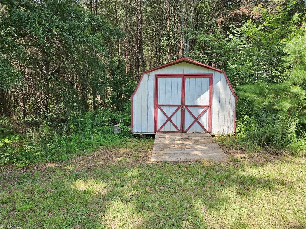 4413 Lewis Road East Bend, NC 27018 - Photo 13 of 23 Gallery Image 13