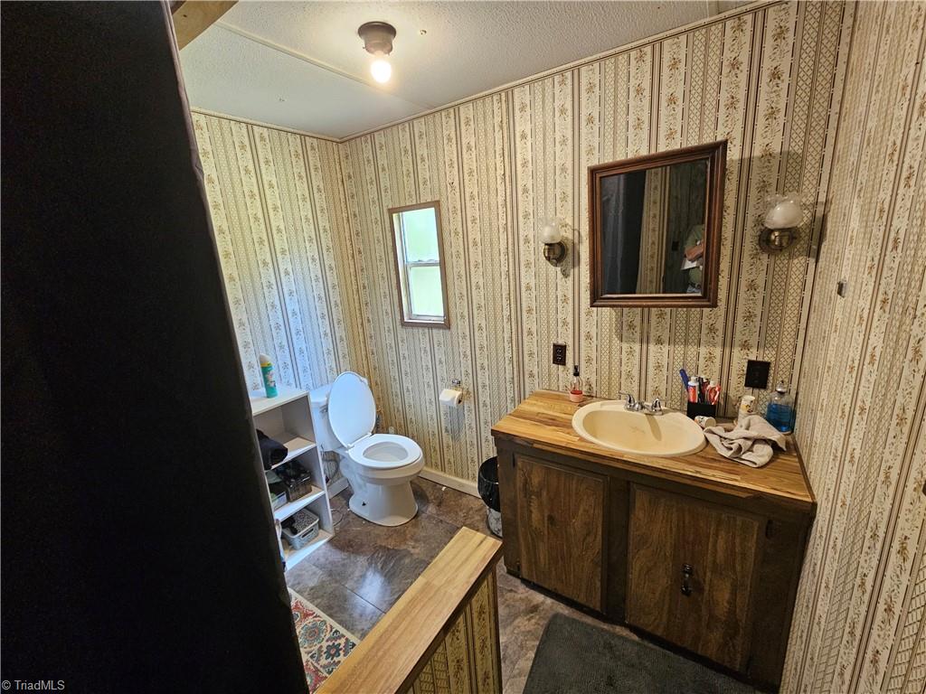 4413 Lewis Road East Bend, NC 27018 - Photo 17 of 23 Gallery Image 17