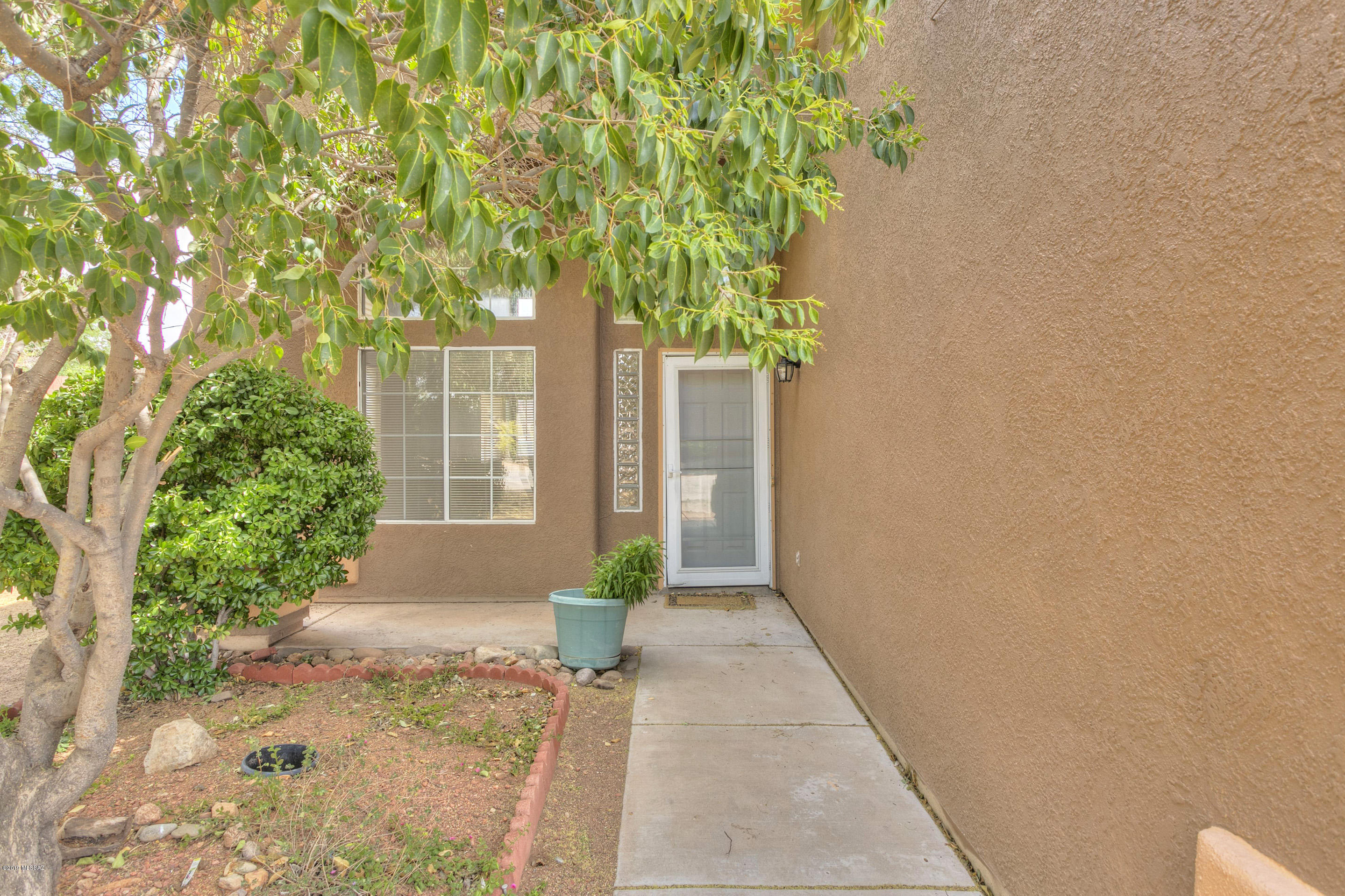 105 Mesa Court Rio Rico, AZ 85648 - Photo 4 of 25